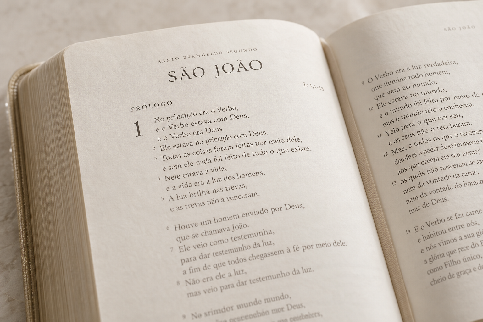 Bíblia aberta no prólogo do Evangelho segundo São João